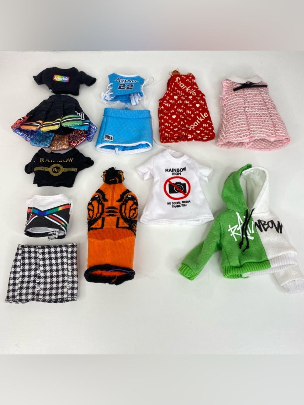 Rainbow High Deluxe Fashion Closet and Cheerleading Outfits Clothing Lot